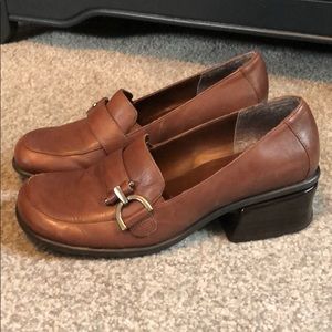 NATURALIZER Leather Loafers Women’s Size 6 EUC